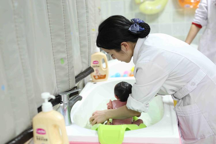 月子里婴儿睡觉时间多久合适 辽宁史茜丽:关于宝宝的科学普及