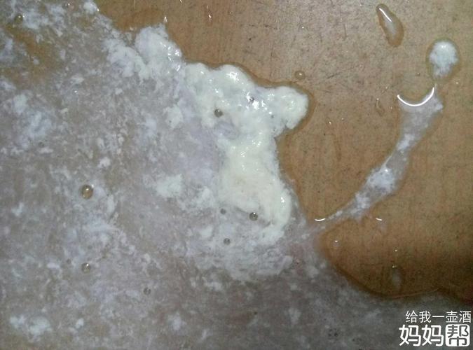 婴儿吐奶是怎么回事 辽阳市储竹丹：关于宝宝的日常科普