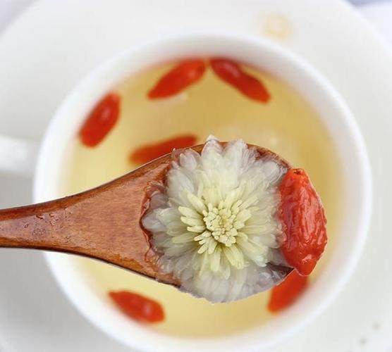 菊花枸杞茶的制作方法。成分简单，方法更简单