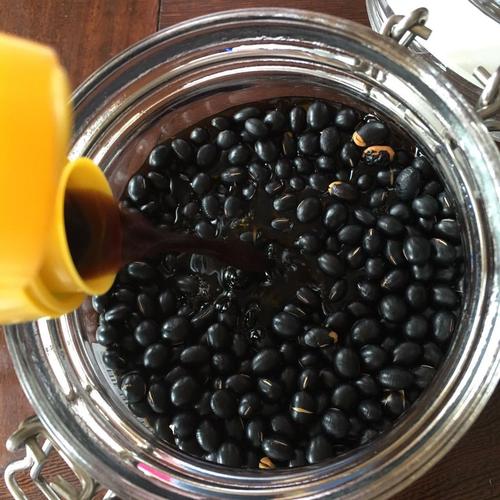 醋泡黑豆每天正确吃法 阳泉市任颖璐：关于白发的知识普及