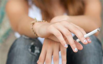  吸烟的危害 青少年喜欢吸烟的原因有哪些？ 