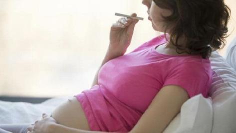 怀孕期间吸烟对女性有影响吗？